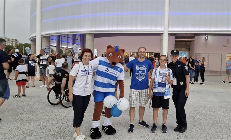 Slika /2023/PREVENCIJA/nk osijek - nk slaven belupo 227/os-bel1.jpg